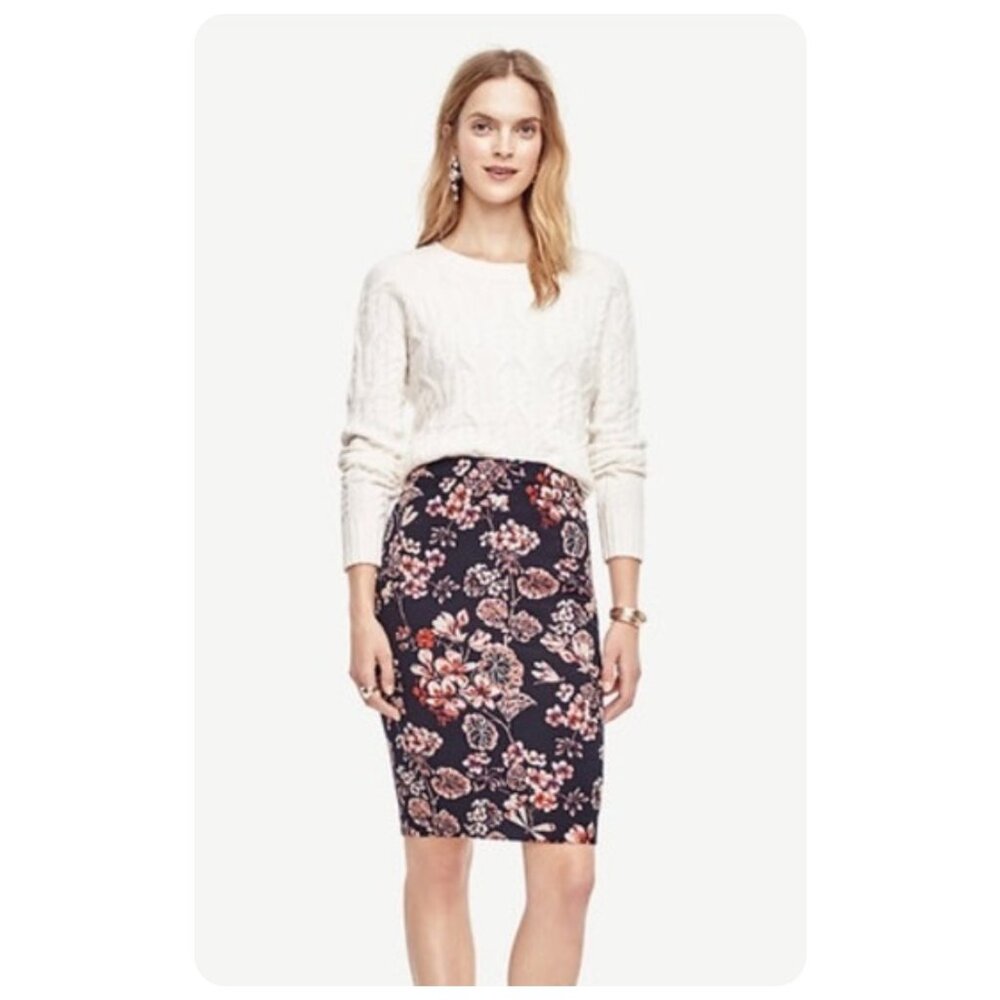 !! Ann Taylor Geranium Floral Jacquard Pencil Skirt sz 8